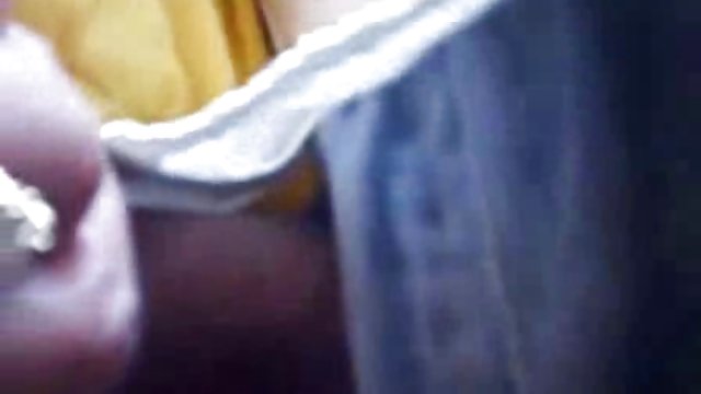 مادربزرگ می خندد جوان تر