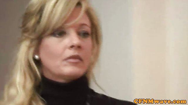 لاغر نوجوان با احمق سرد از پشت