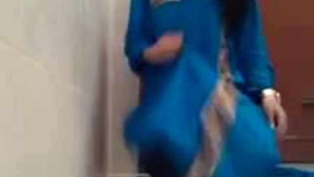 بلوند بالغ جنس است